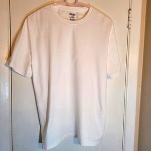 Plain white tee shirt